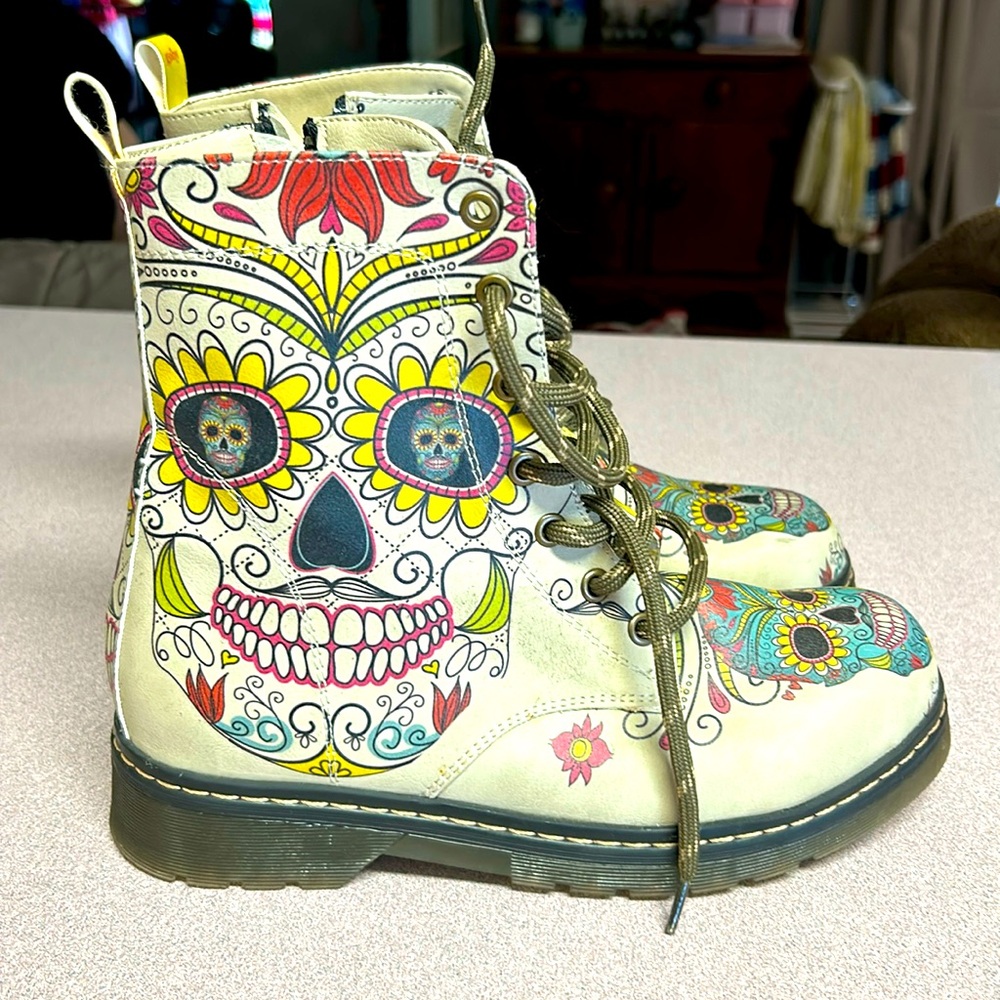 Goby sugar skull boots